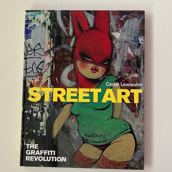‘STREET ART: THE GRAFFITI REVOLUTION’ BOOK - Picture 1 of 2